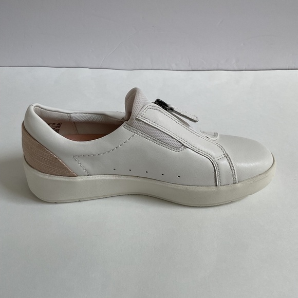 Clarks Women's Layton Rae Leather Sneakers Sz 7 White Zipper - Picture 2 of 10